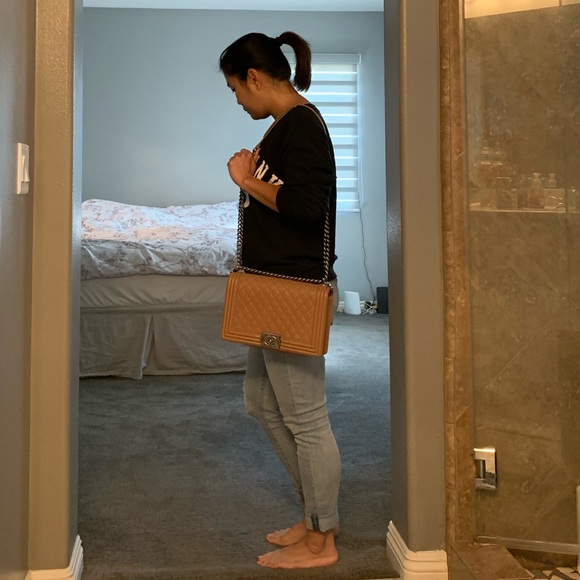 Chanel Boy Bag New Medium - Picture 2 of 8